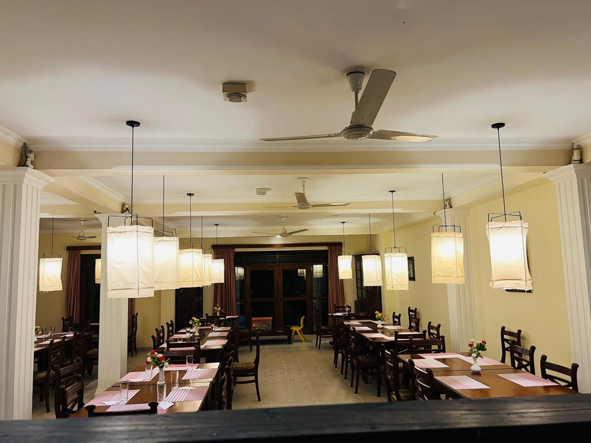 Hotel Sunflower كاتاراغاما المظهر الخارجي الصورة
