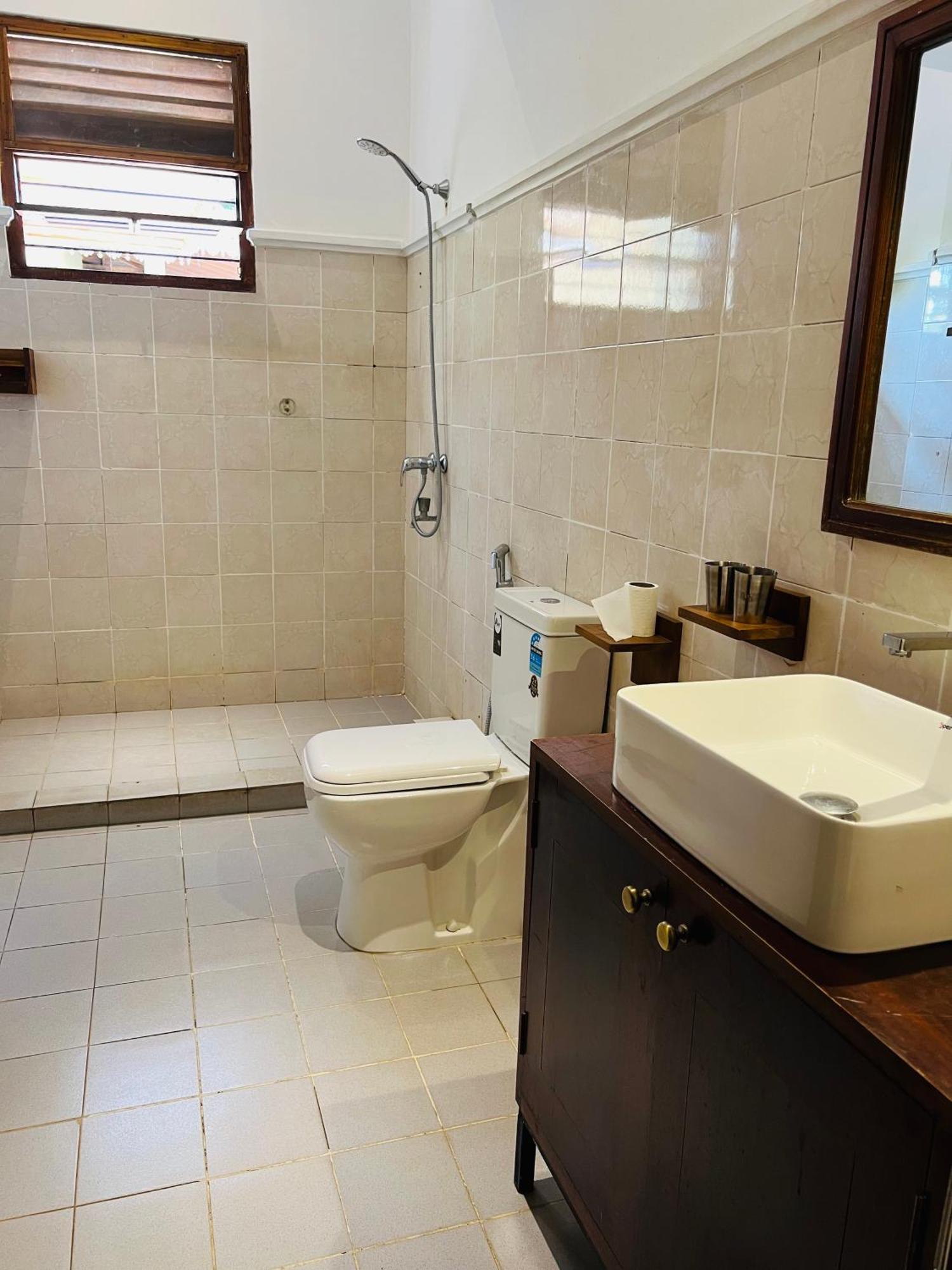 Hotel Sunflower كاتاراغاما المظهر الخارجي الصورة