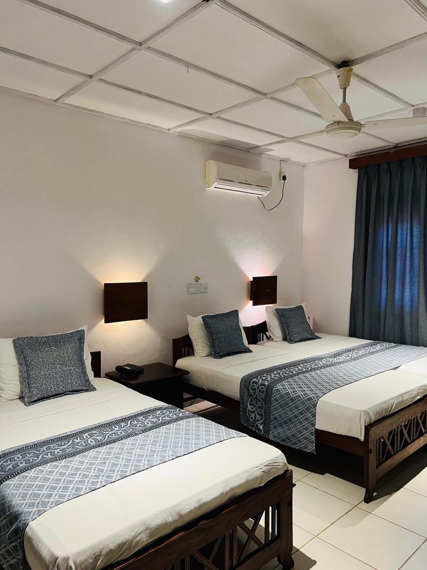 Hotel Sunflower كاتاراغاما المظهر الخارجي الصورة