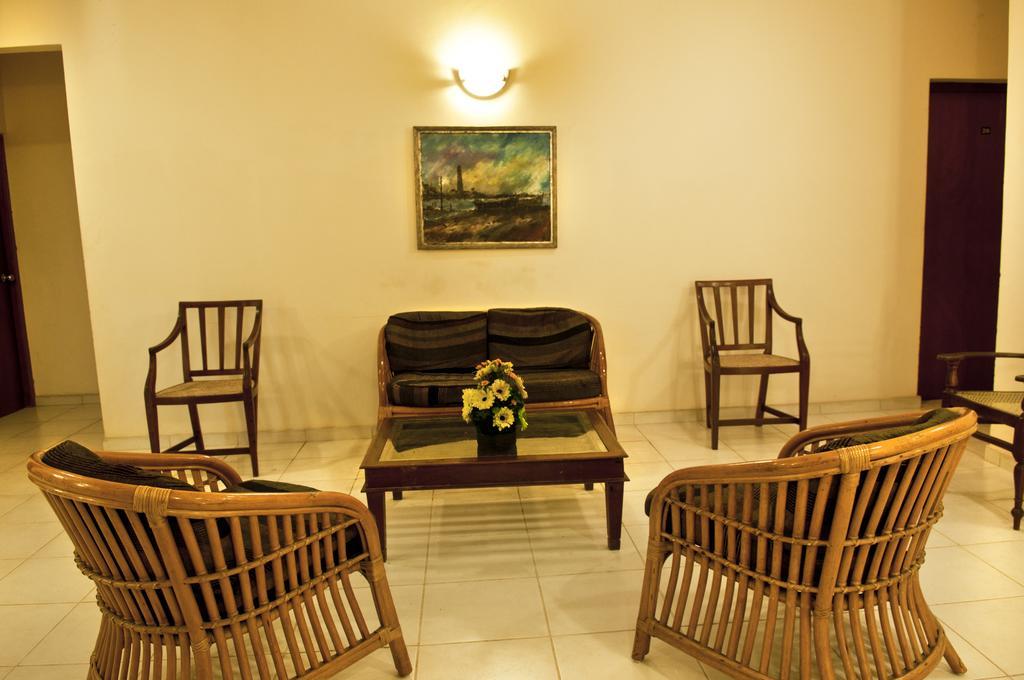Hotel Sunflower كاتاراغاما الغرفة الصورة