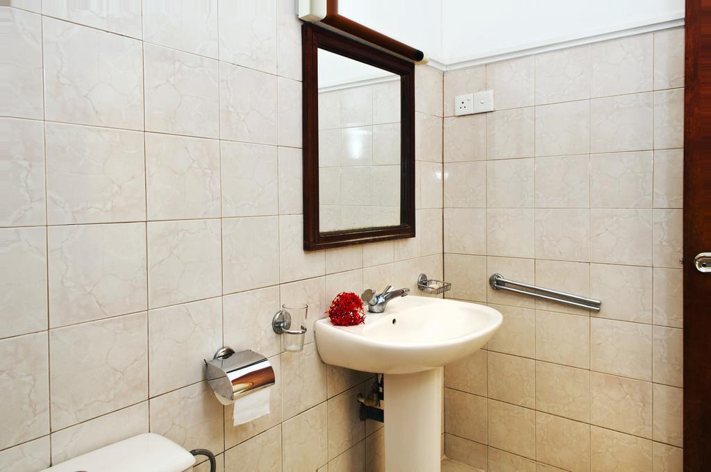 Hotel Sunflower كاتاراغاما الغرفة الصورة