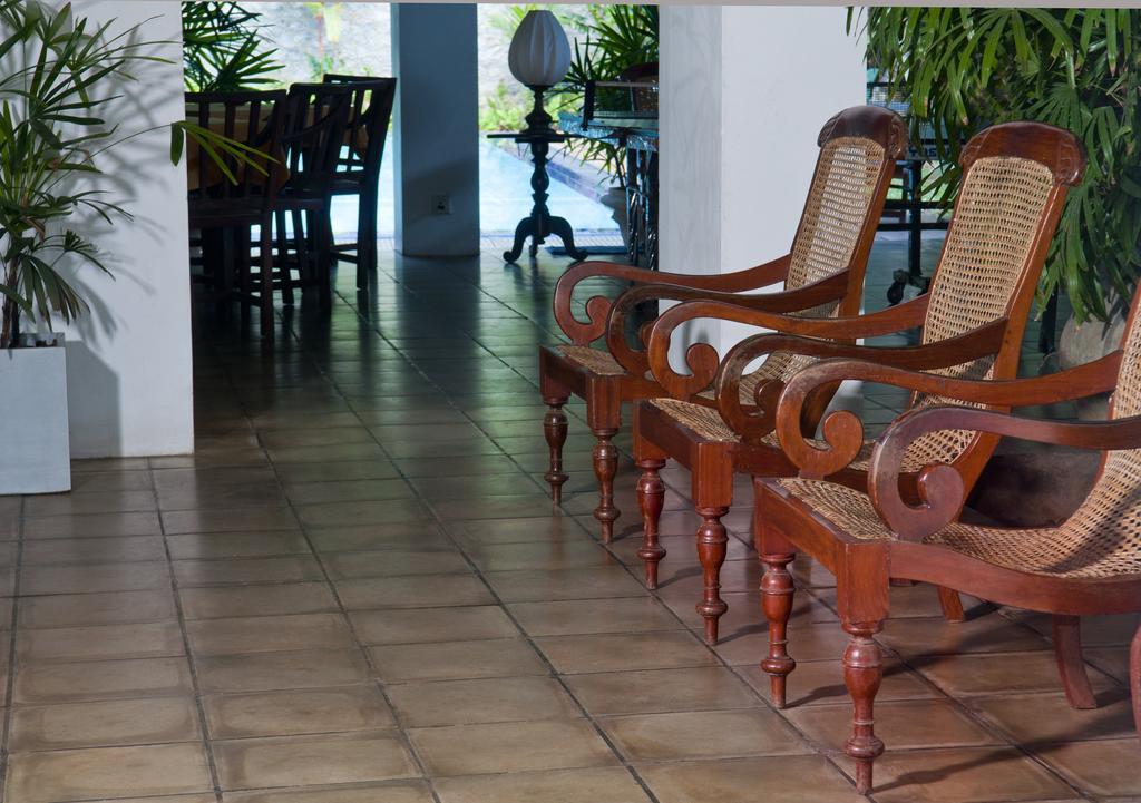 Hotel Sunflower كاتاراغاما الغرفة الصورة