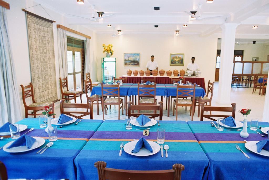 Hotel Sunflower كاتاراغاما الغرفة الصورة