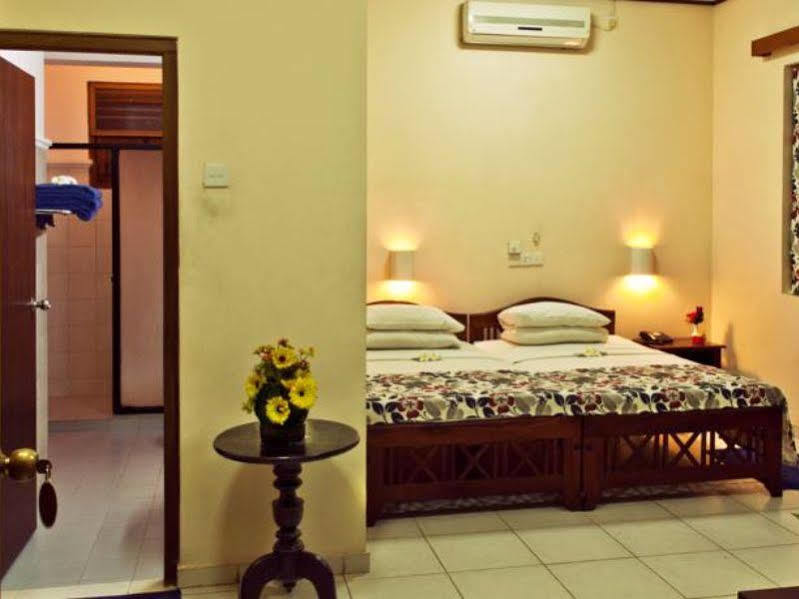 Hotel Sunflower كاتاراغاما المظهر الخارجي الصورة