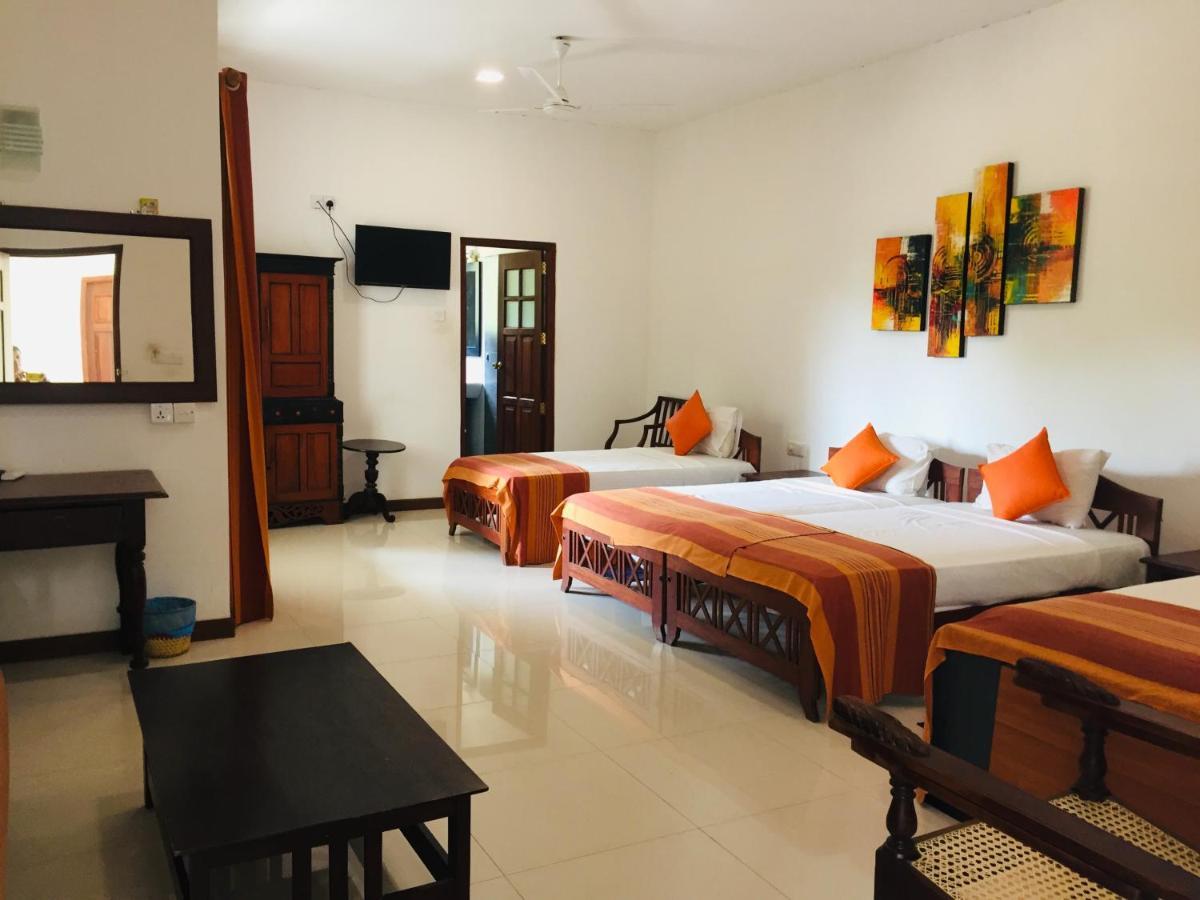 Hotel Sunflower كاتاراغاما المظهر الخارجي الصورة